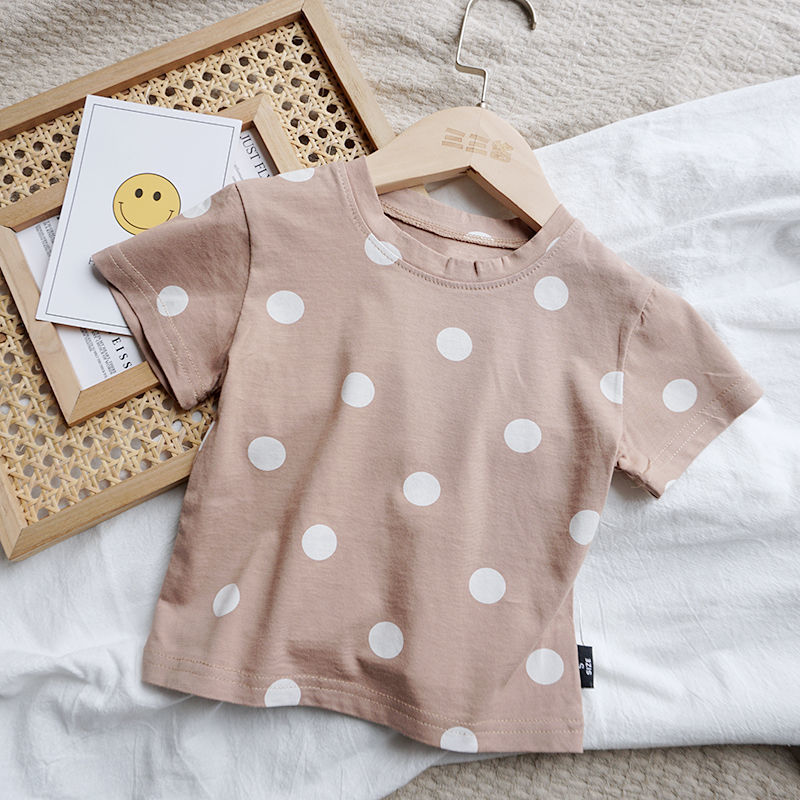 Gepunktetes Baumwollshirt für Kinder. Kurzarm, Unisex