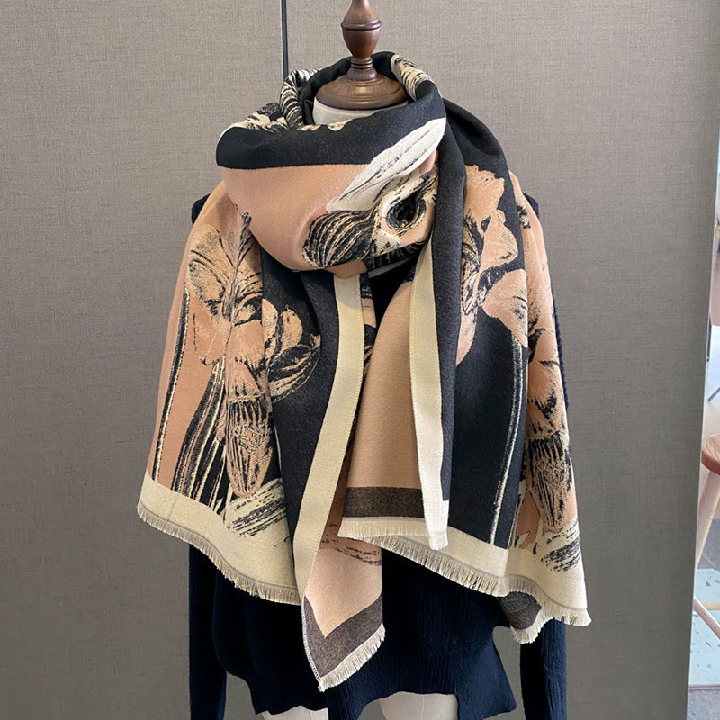 Weicher Boho-Schal mit Fransen