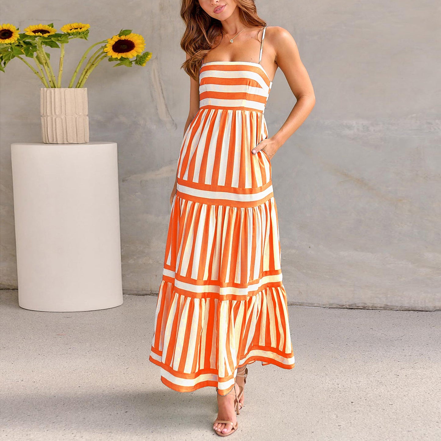 Streifen-Maxikleid mit Trägern & Rückenausschnitt – Sommerlook mit Wow-Effekt