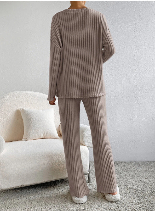 Elegantes Zweiteiler-Set – V-Neck-Top & Hose mit Streifendetail