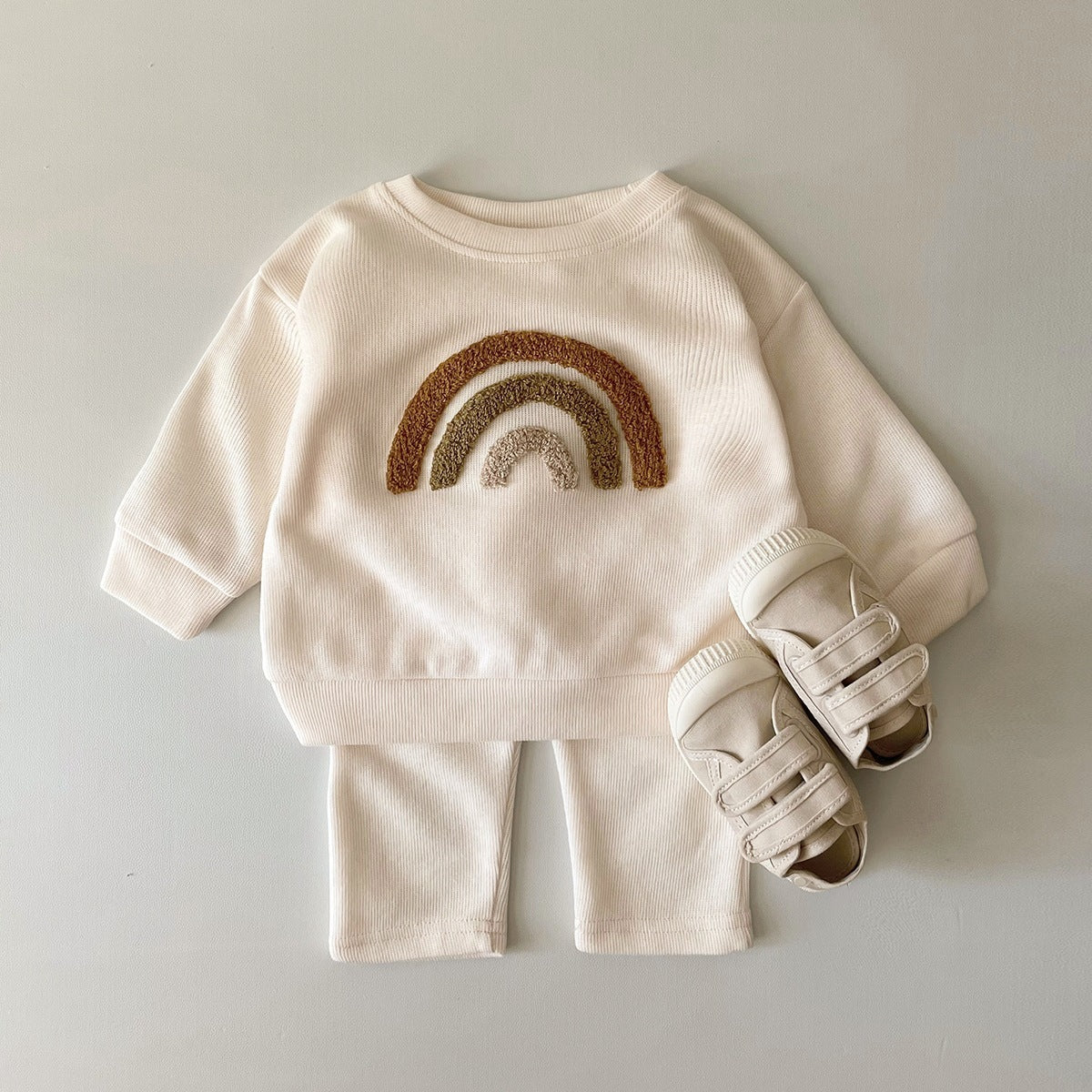 Zweiteiliges Kinder-Set mit Stickerei – Langarmshirt & Hose