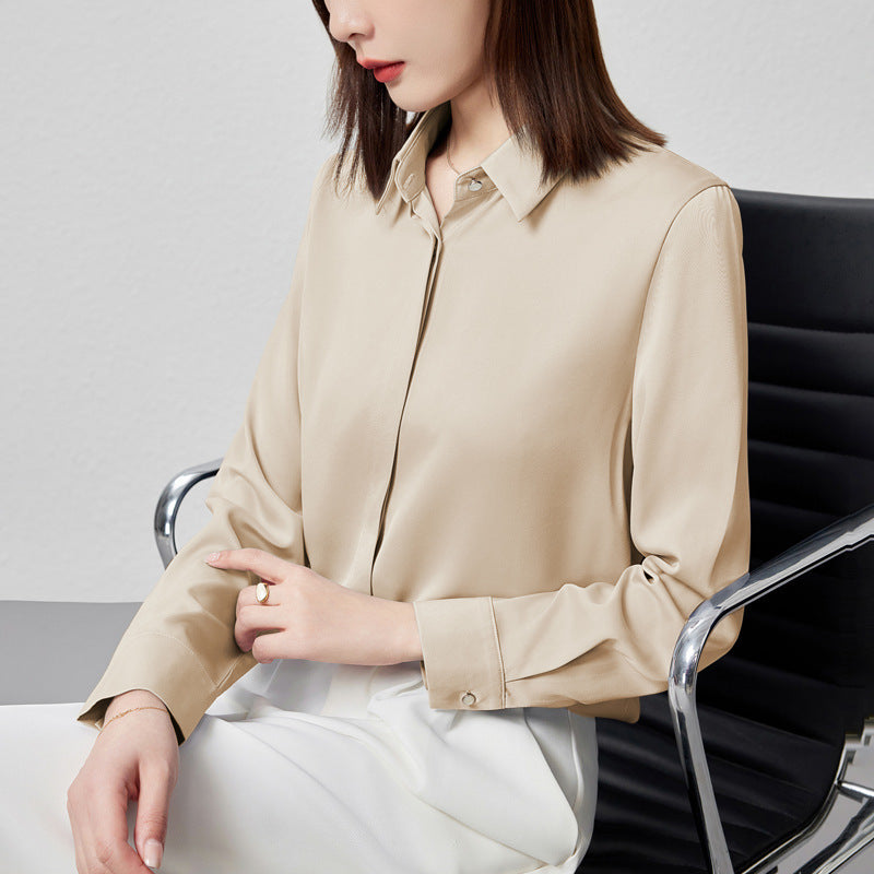 Elegantes Satinshirt