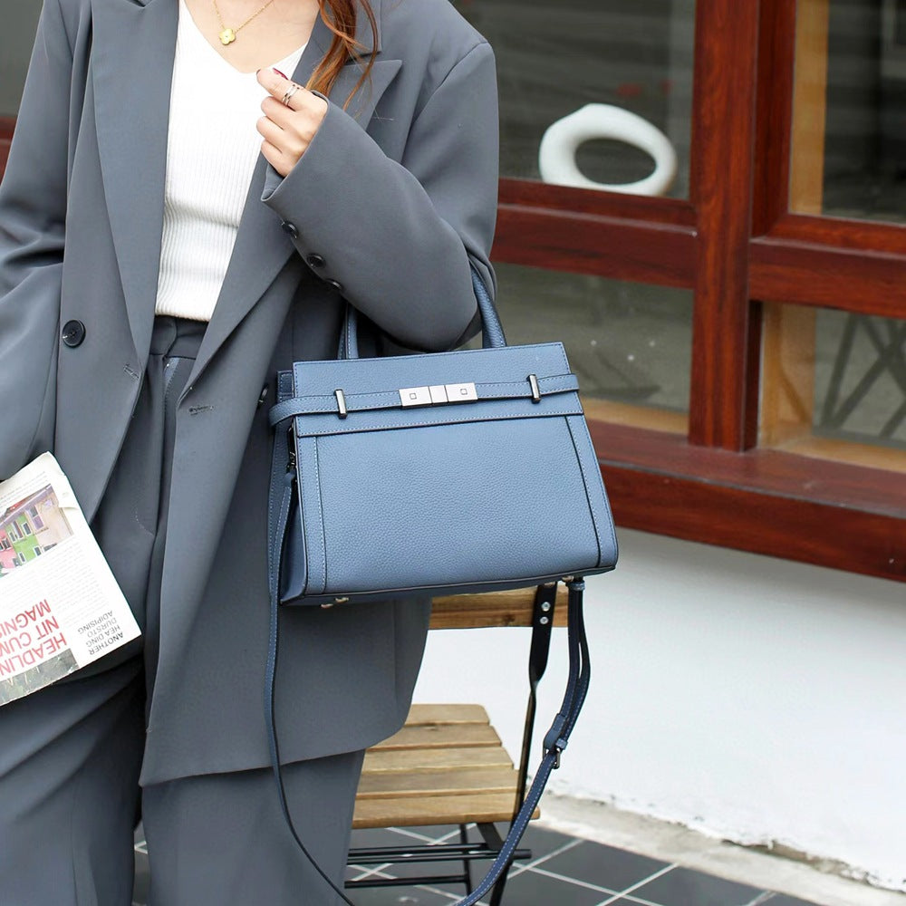 Echtleder-Schultertasche im Square-Design