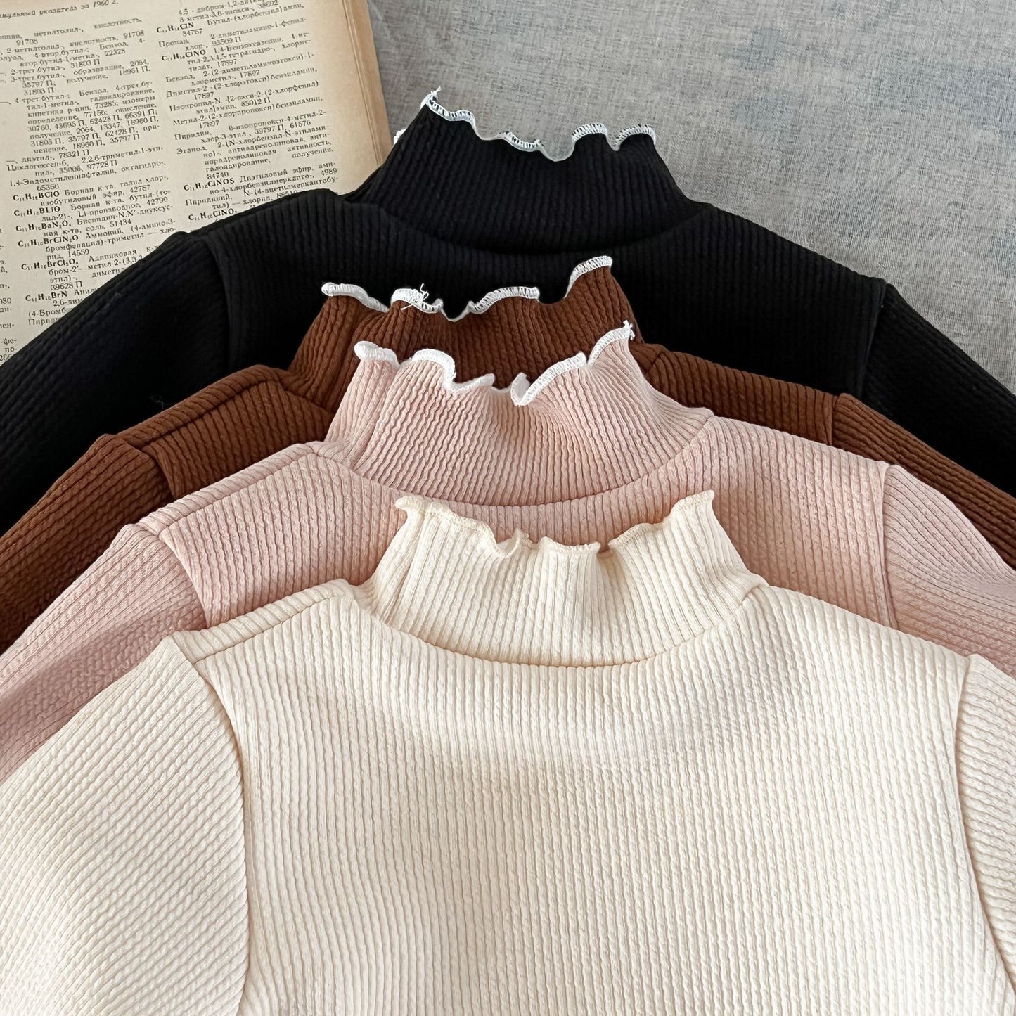 Unisex Langarmshirt für Kinder – Basic & vielseitig