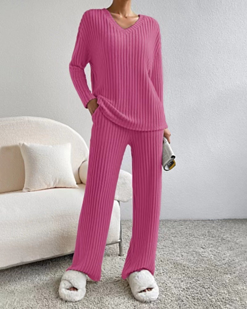 Elegantes Zweiteiler-Set – V-Neck-Top & Hose mit Streifendetail