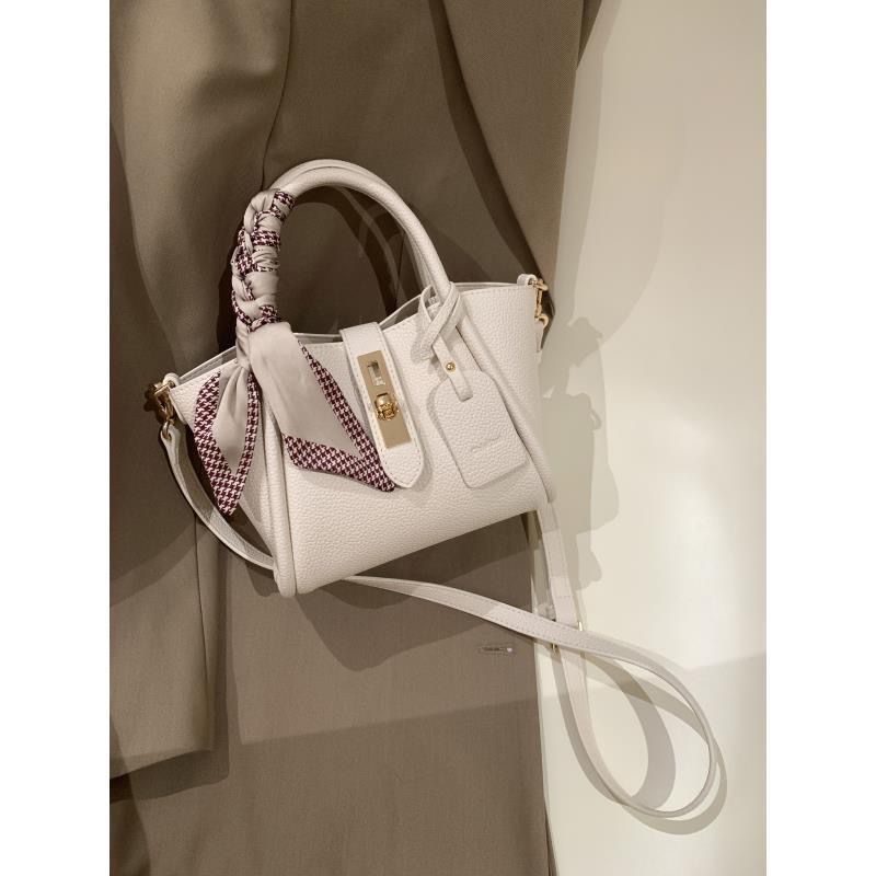 Damen-Handtasche mit Tuch