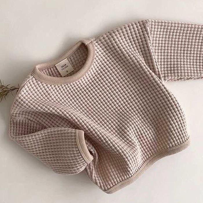 Locker geschnittenes Babyshirt im Waffelstrick