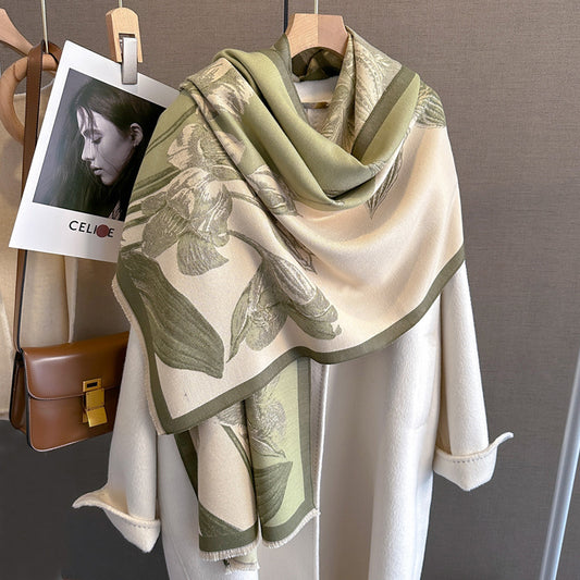 Weicher Boho-Schal mit Fransen