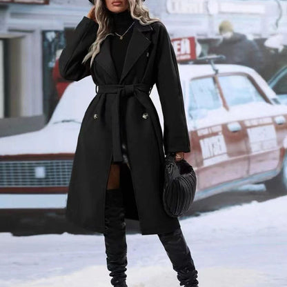 Eleganter Trenchcoat mit Gürtel