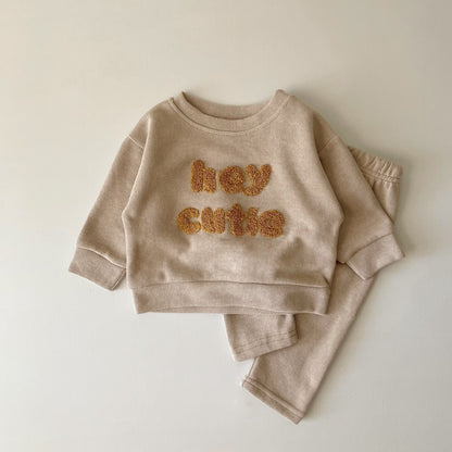 Zweiteiliges Kinder-Set mit Stickerei – Langarmshirt & Hose