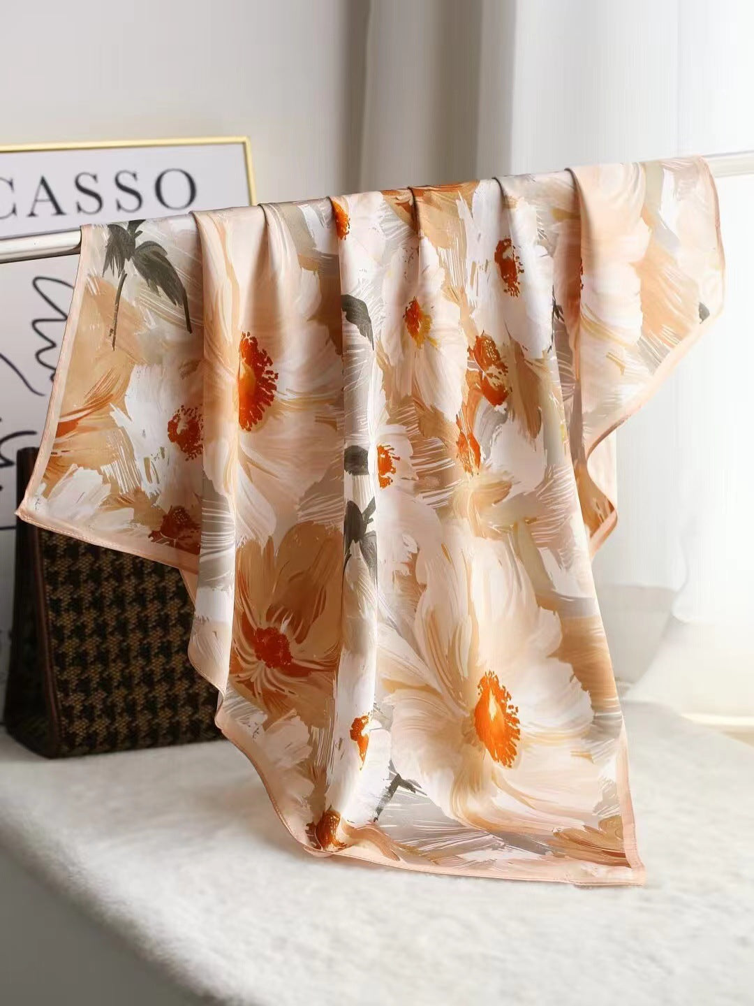 Elegantes Seidentuch