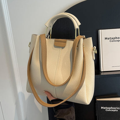 Modische Bucket Bag mit Schulterriemen