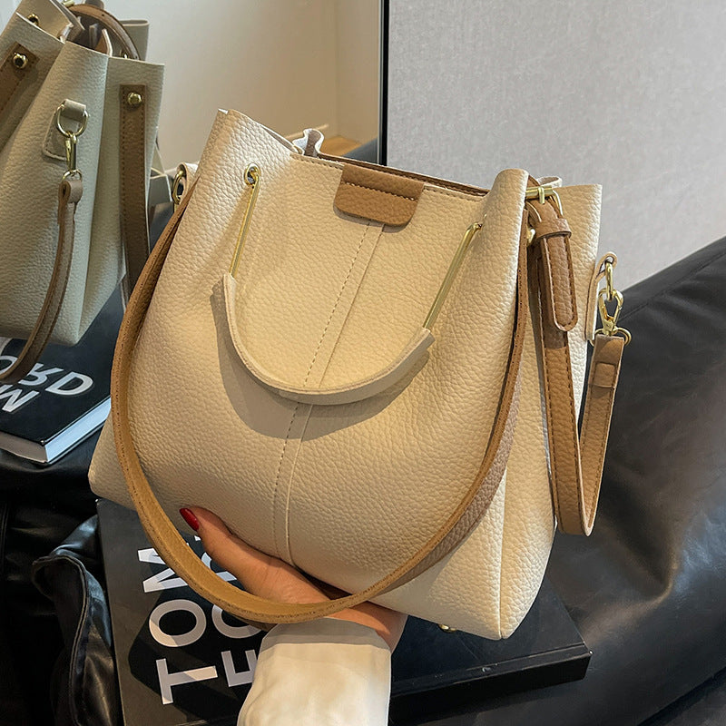 Modische Bucket Bag mit Schulterriemen