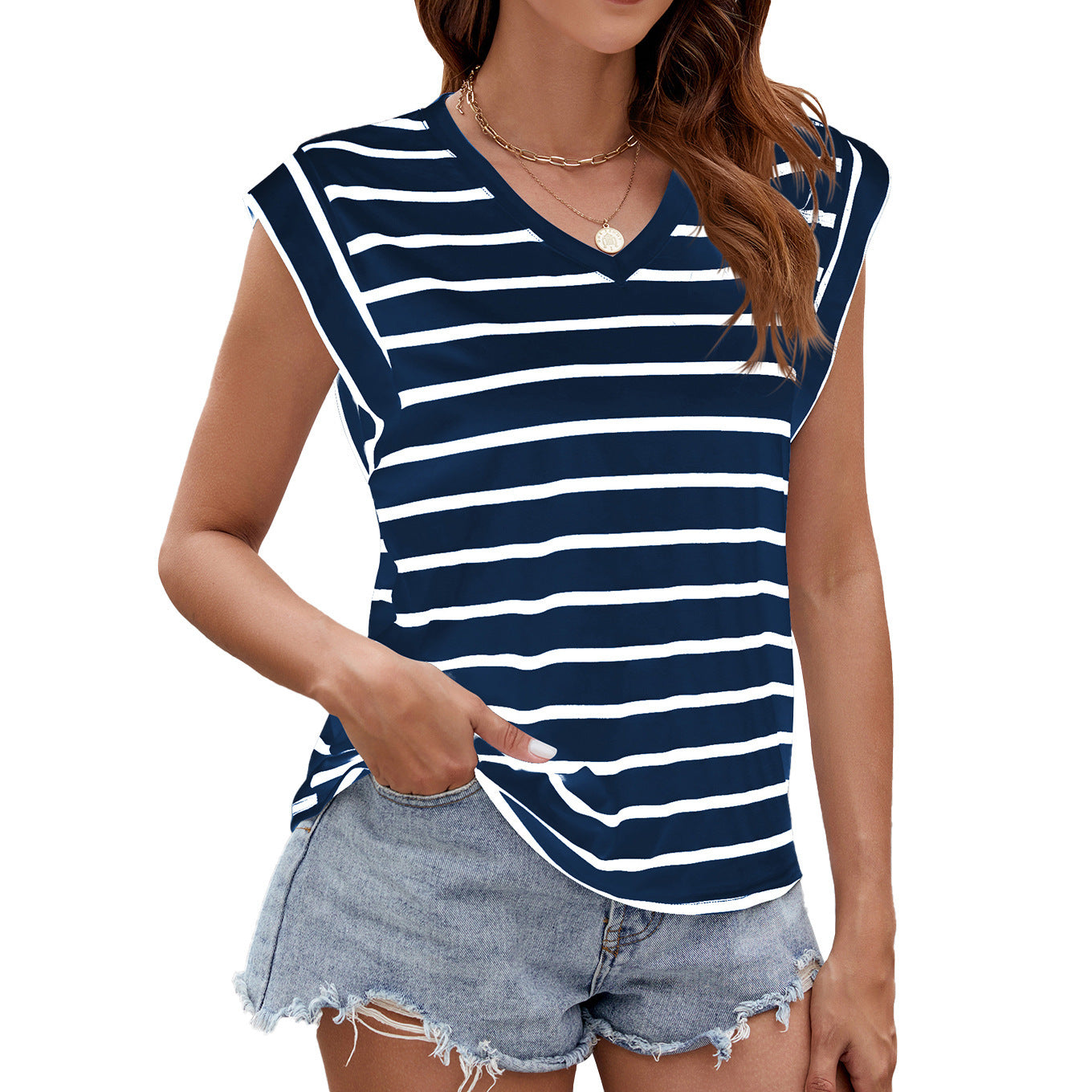 Gestreiftes Sommer-T-Shirt mit V-Ausschnitt
