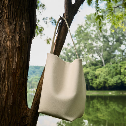 Große Bucket-Bag aus Kunstleder