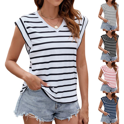 Gestreiftes Sommer-T-Shirt mit V-Ausschnitt