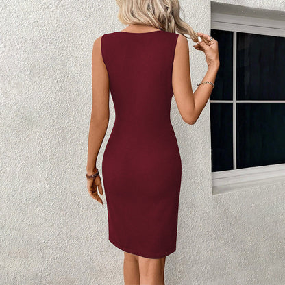 Sommerkleid mit Cut-Out – Figurbetont, ärmellos & perfekt für heiße Tage